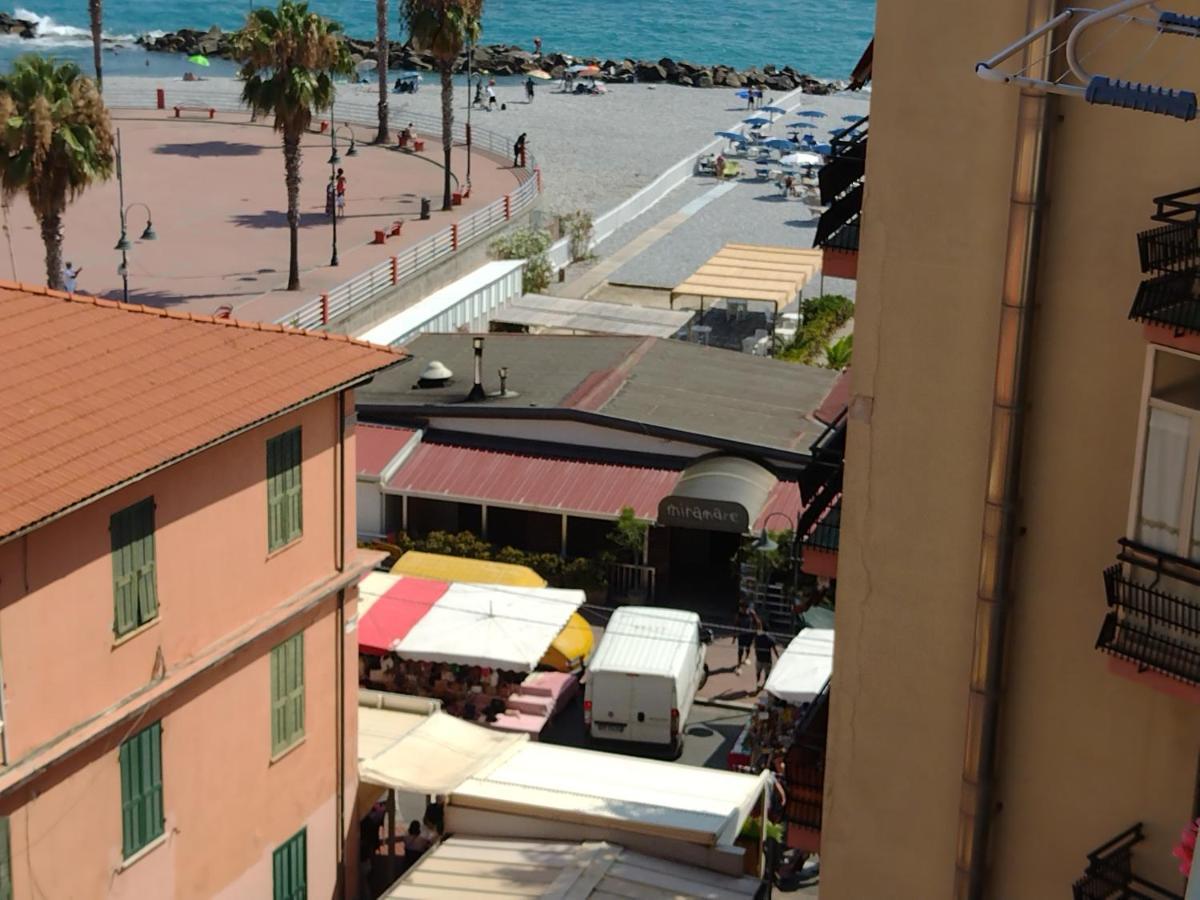 Casa Fronte Mare Apartment Ventimiglia Exterior photo